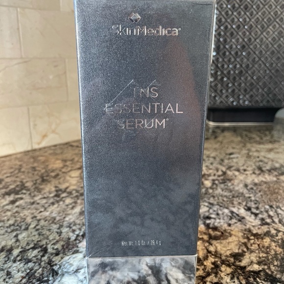 SkinMedica™ TNS Essential Serum® - Picture 2 of 8